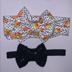 Set of two spooky season baby bows 👻